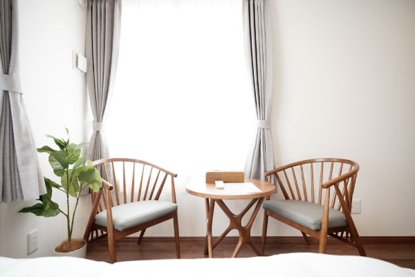 セントリゾートヴィラは各部屋にテーブル、椅子完備